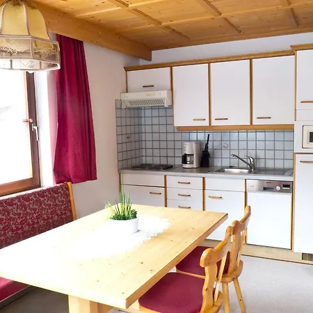 Gasthuis Haus Dorfplatz- Silvretta Card Premium Inklusive