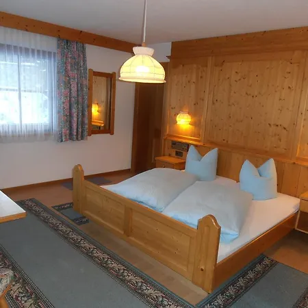 Haus Dorfplatz Guest house *