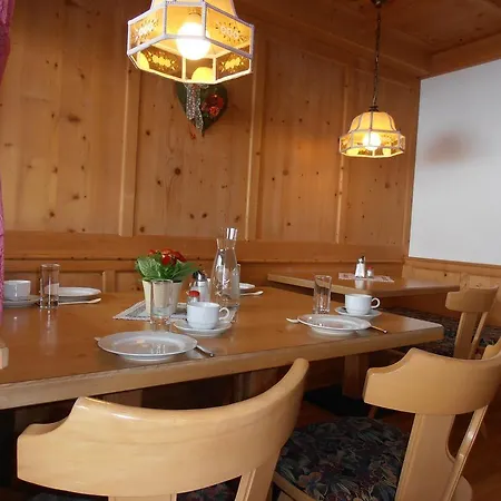 Haus Dorfplatz- Silvretta Card Premium Inklusive Πανσιόν Galtür