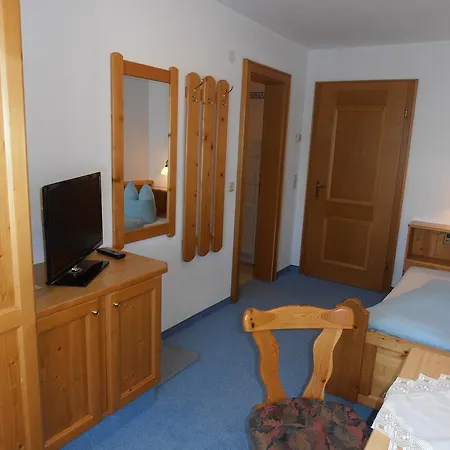 Гостевой дом Haus Dorfplatz- Silvretta Card Premium Inklusive Гальтюр