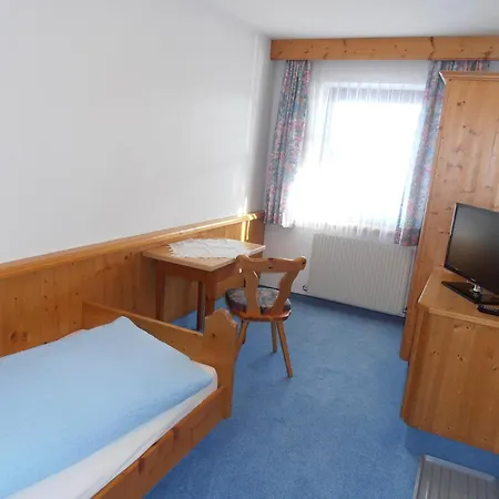 Haus Dorfplatz- Silvretta Card Premium Inklusive Pensionat