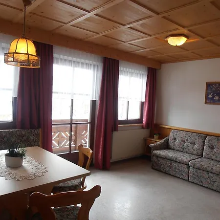 Konukevi Haus Dorfplatz- Silvretta Card Premium Inklusive 3*